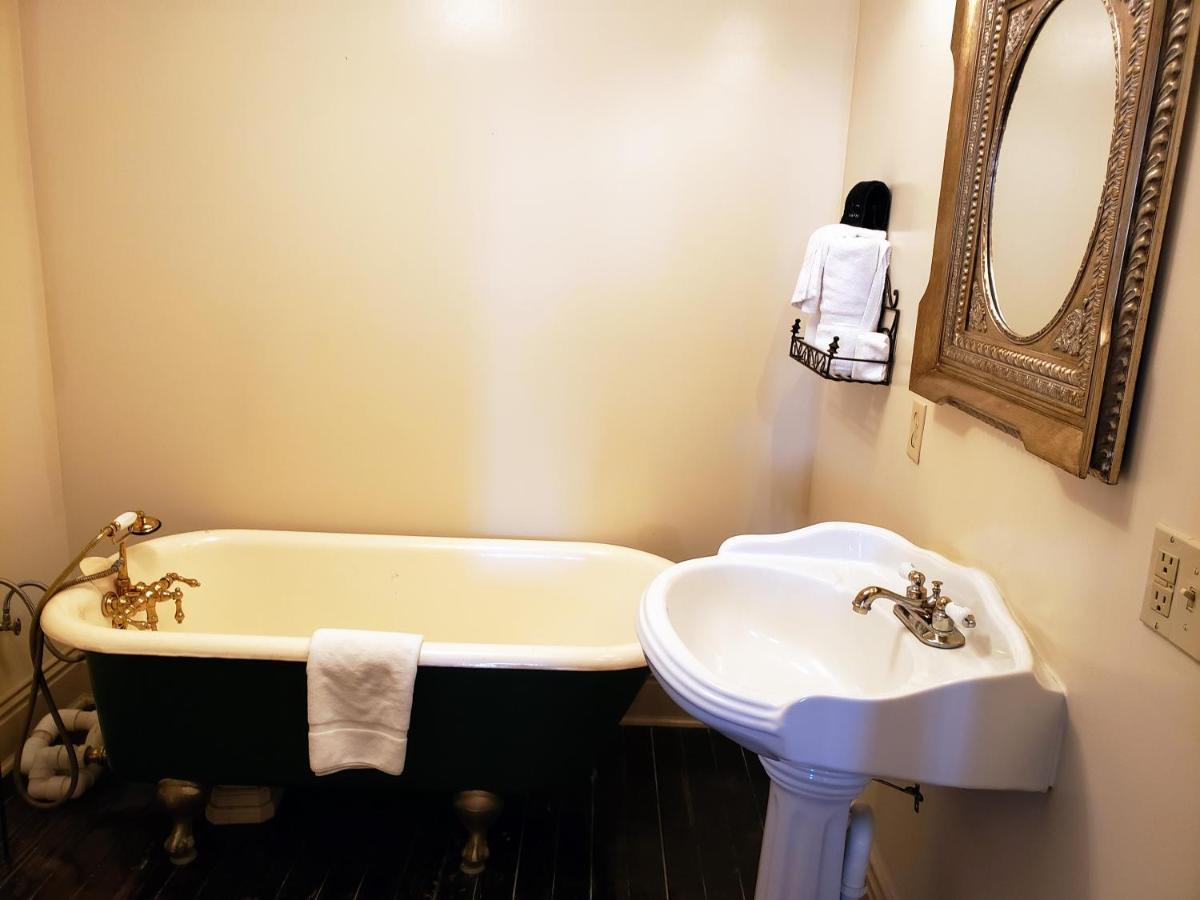 Iron Horse Hotel Blackwater Esterno foto